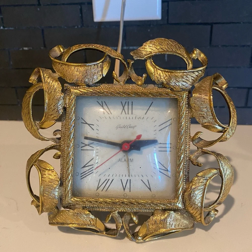 Vtg 50’s Guild Crest electric clock Rococo ornate Hollywood Glam Works 5.5”